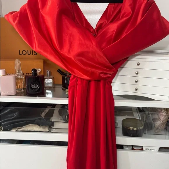 Alieva Red Off the Shoulder Cocktail Dress - Picture 5 of 8